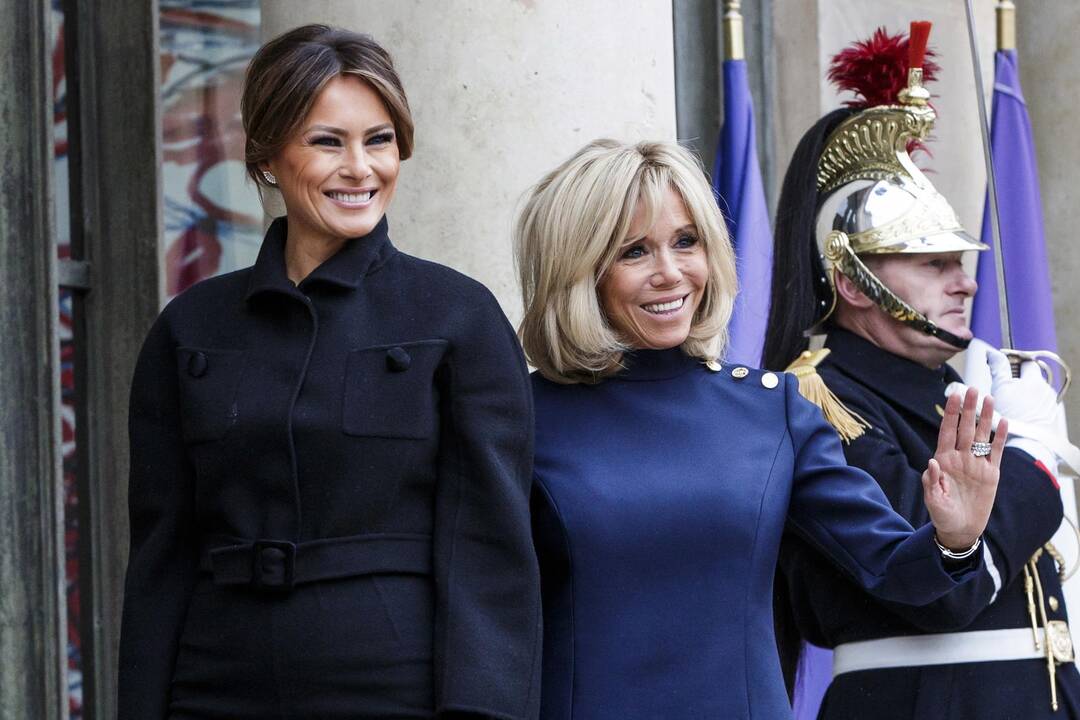 Donaldas Trumpas (kairėje) ir Emmanuelis Macronas (dešinėje)