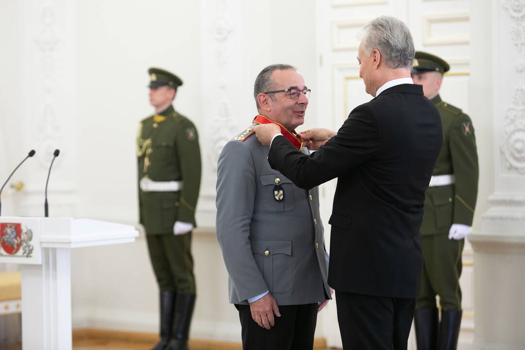 Valstybės apdovanojimų įteikimo ceremonija Lietuvos Prezidento rūmuose