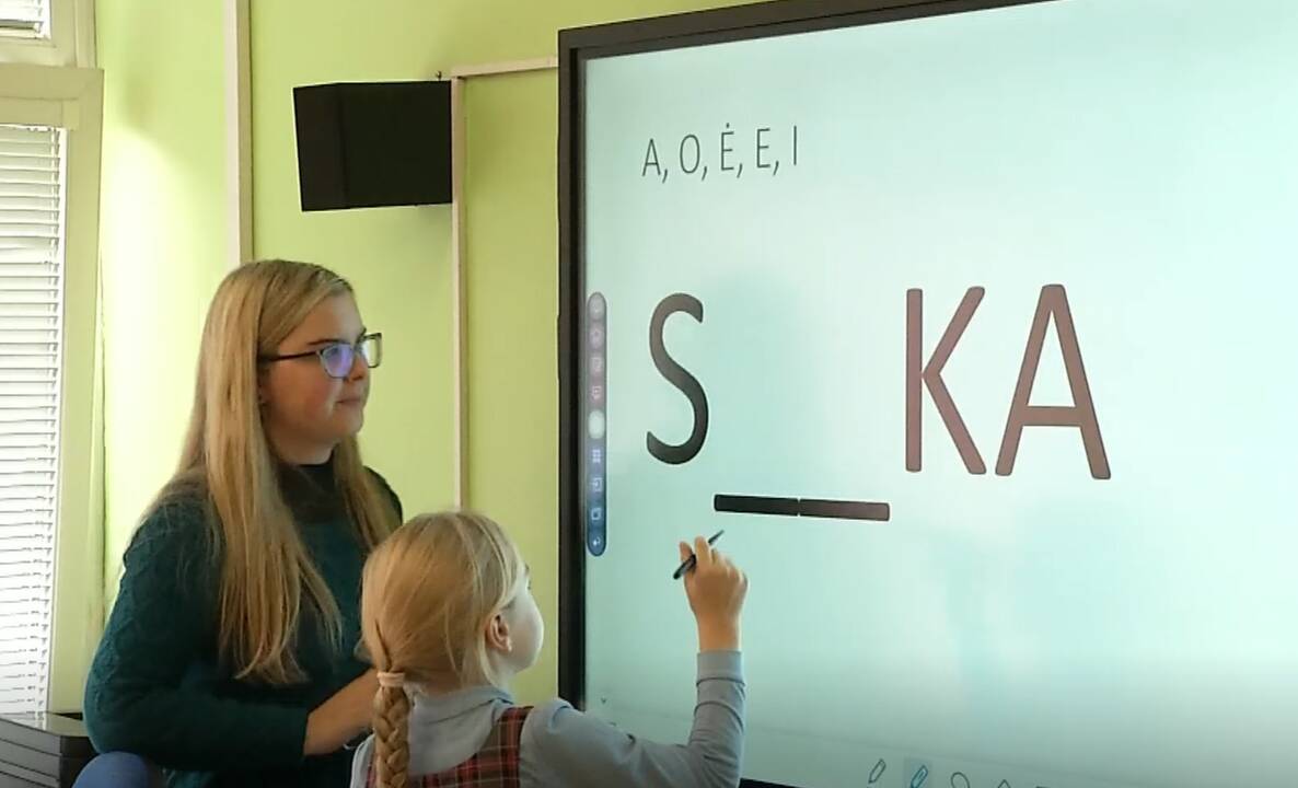 Lietuvių kalbos pamokos – iššūkis: kai kurie net pradinukų tekstai verčia gūžčioti pečiais