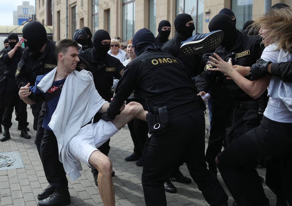 Per A. Lukašenkos gimtadienį – tūkstantinės minios protestas