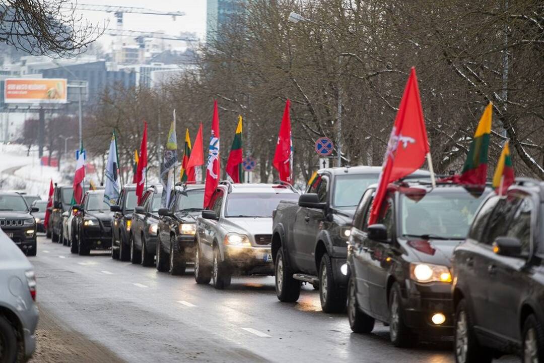 Protestas: nuo Gariūnų pajudėjo „sunkvežimių važiuotynės“ – išvardijo, ko siekia