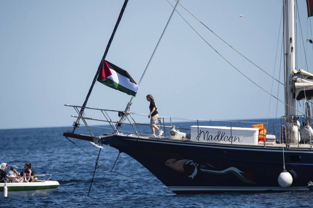 Izraelis perspėja blokuosiąs į Gazos Ruožą plaukiantį pagalbos laivą, kuriame yra ir G. Thunberg