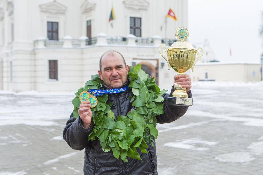 Poledinės žūklės čempionų sutikimas Kaune