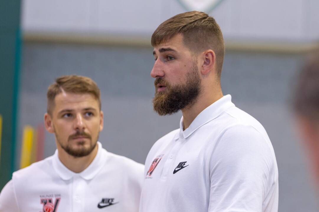 J. Valančiūno krepšinio stovykla