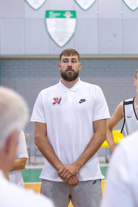 J. Valančiūno krepšinio stovykla