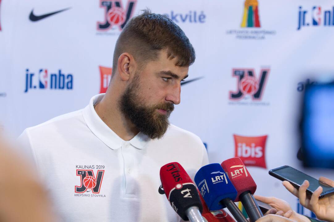 J. Valančiūno krepšinio stovykla