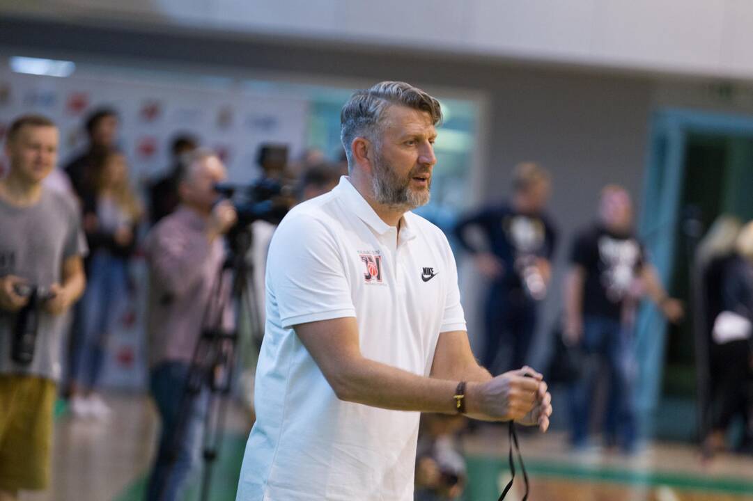 J. Valančiūno krepšinio stovykla