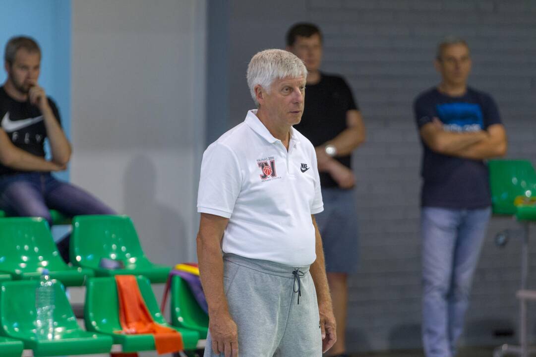 J. Valančiūno krepšinio stovykla