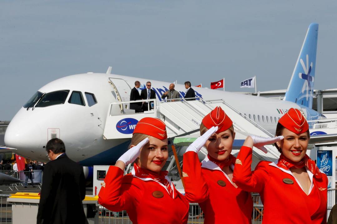 Teismas neleido „Aeroflot“ reglamentuoti stiuardesių kūno apimčių