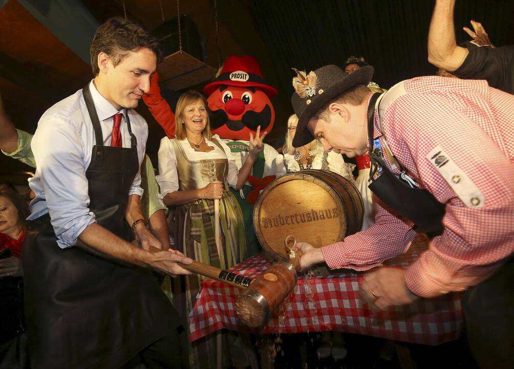 „Oktoberfest“ alaus paviljonus pavertė katedromis