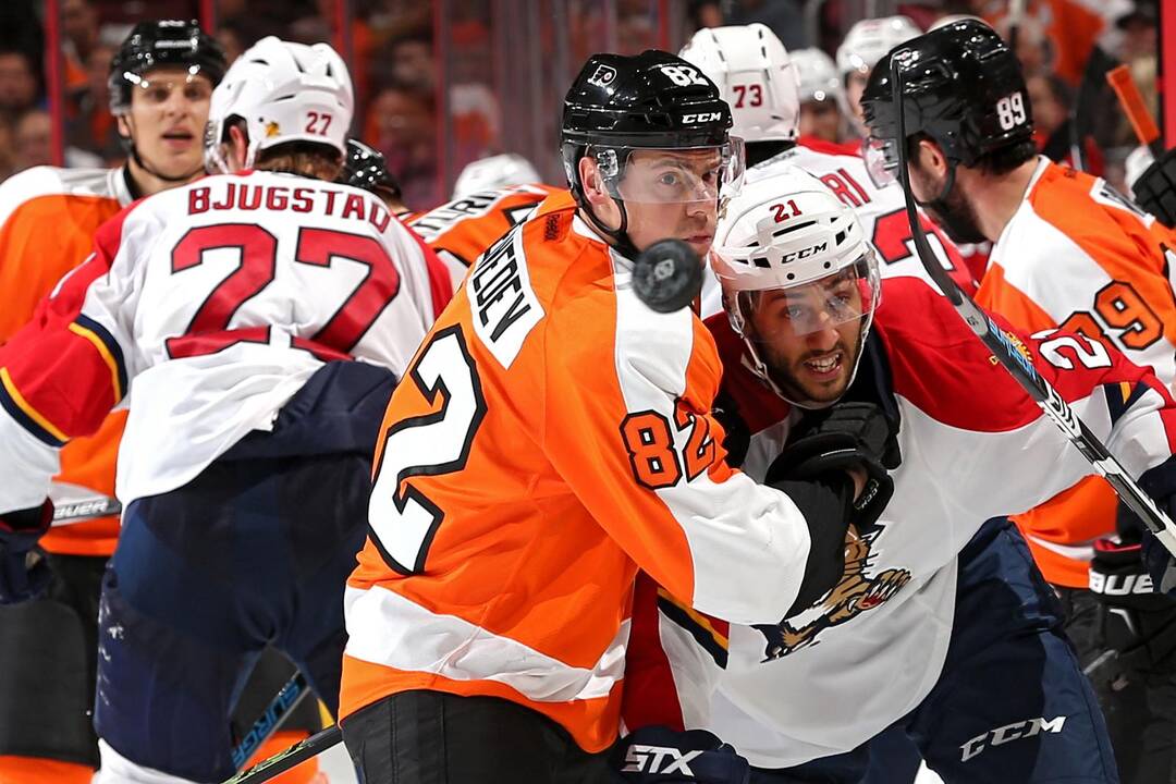 Pirmoji "Flyers" ledo ritulininkų pergalė NHL reguliariajame sezone