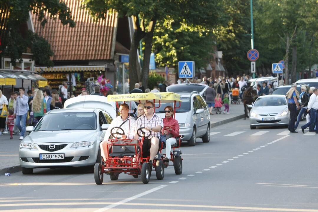 Važiuojantiems į Palangą pataria aplenkti vieną gatvę