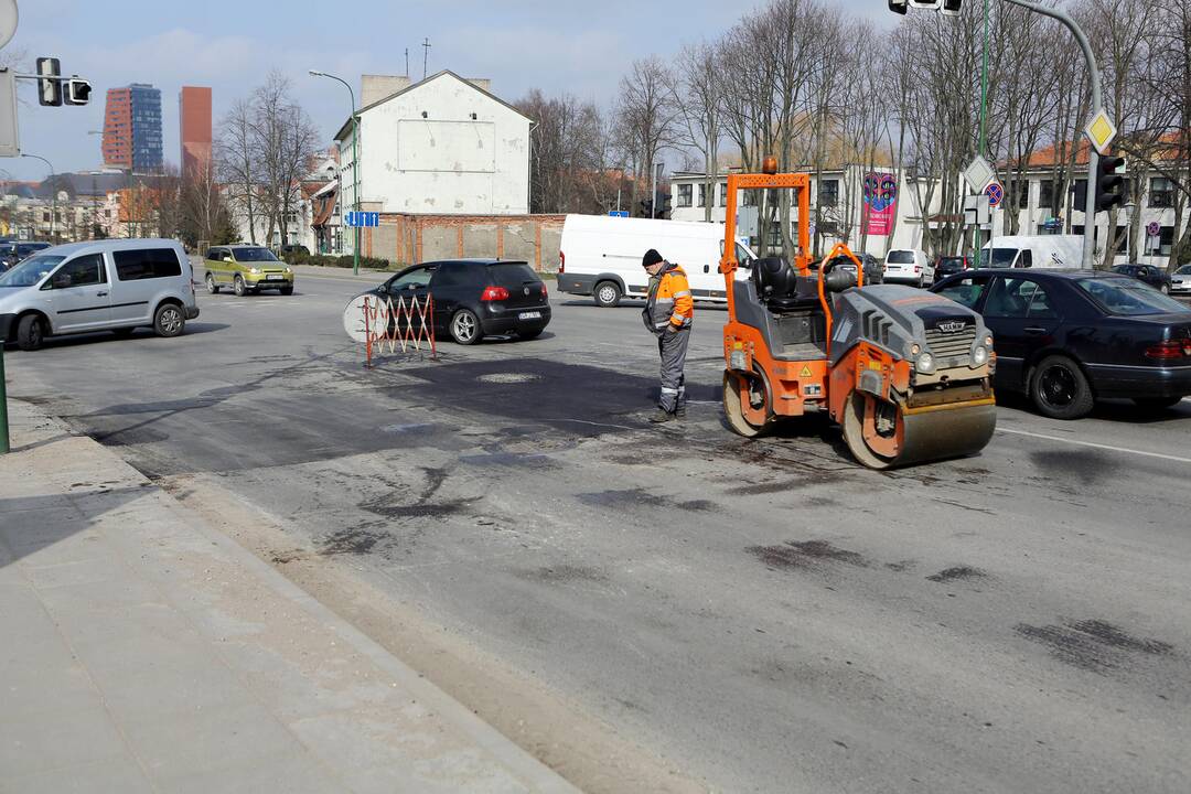 Uostamiestyje užlygino išraustas duobes