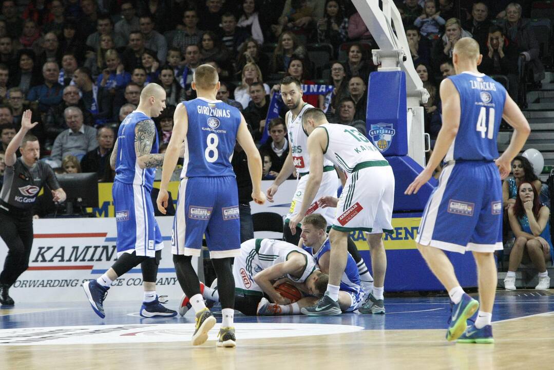 Žinomos trys Karaliaus Mindaugo taurės poros