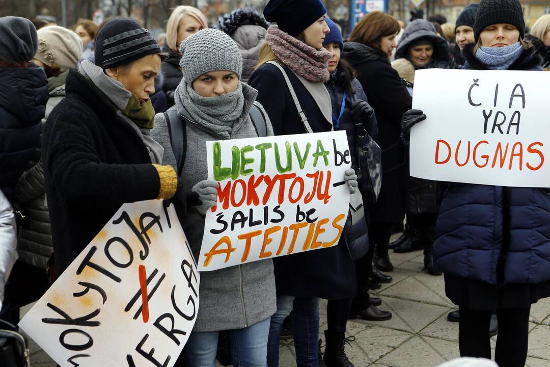 Streikavę Vilniaus pedagogai gavo premijas