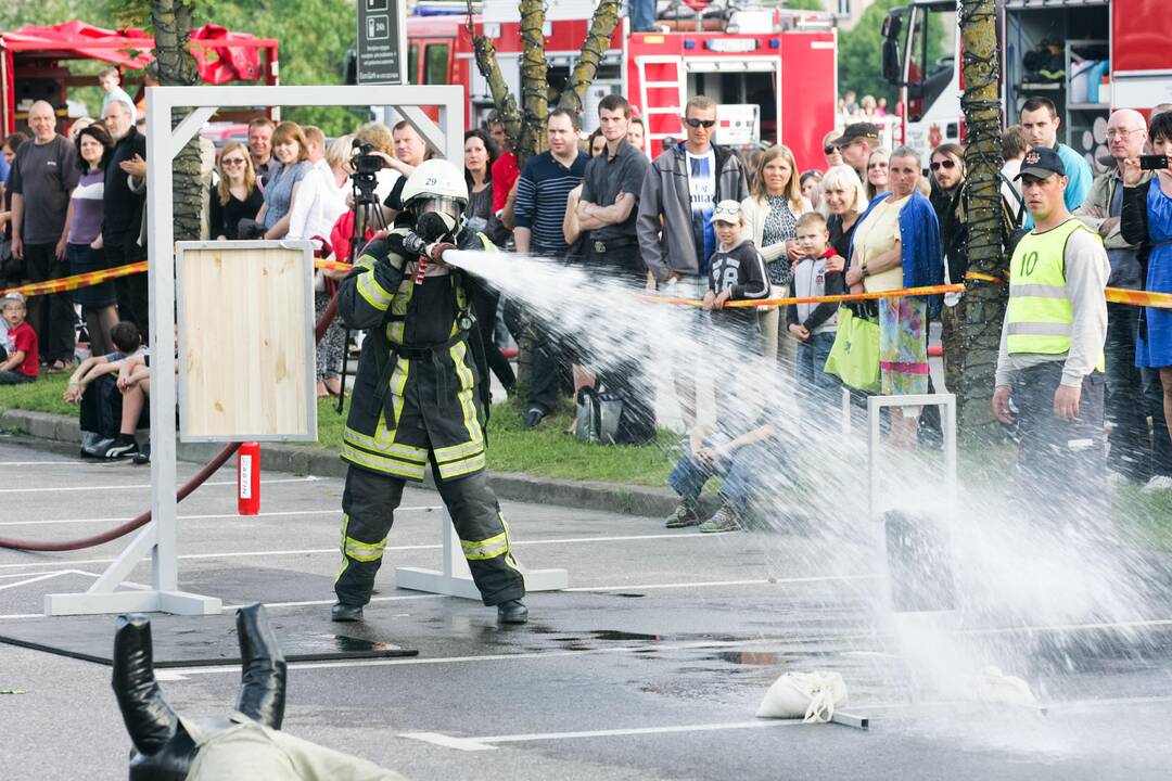 Vilniaus Rotušėje penktadienį varžysis stipriausi ugniagesiai