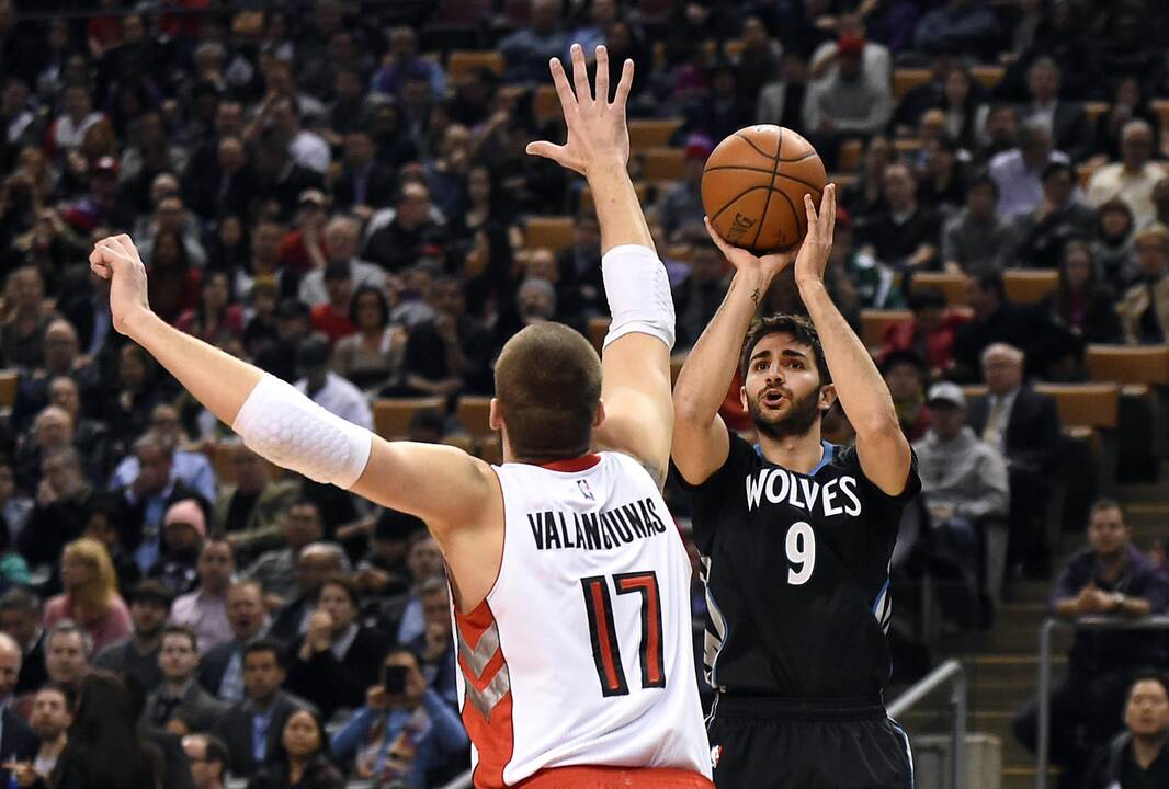 J. Valančiūno indėlis į "Raptors" pergalę – 15 taškų ir 15 atkovotų kamuolių