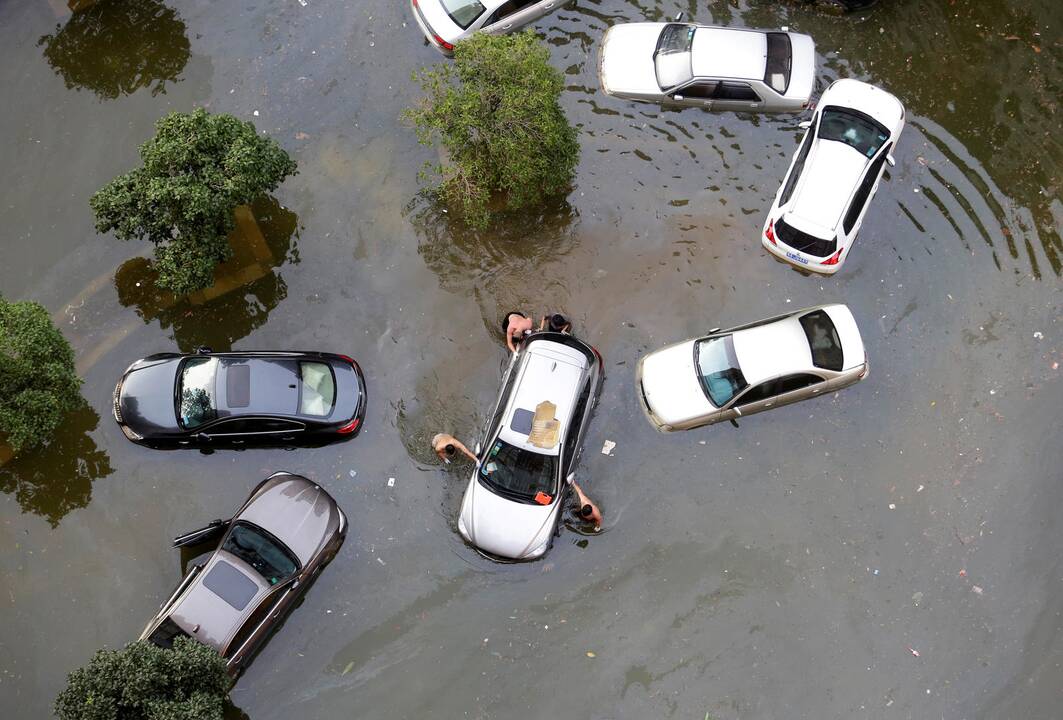 Kas nutinka skendusiems automobiliams?