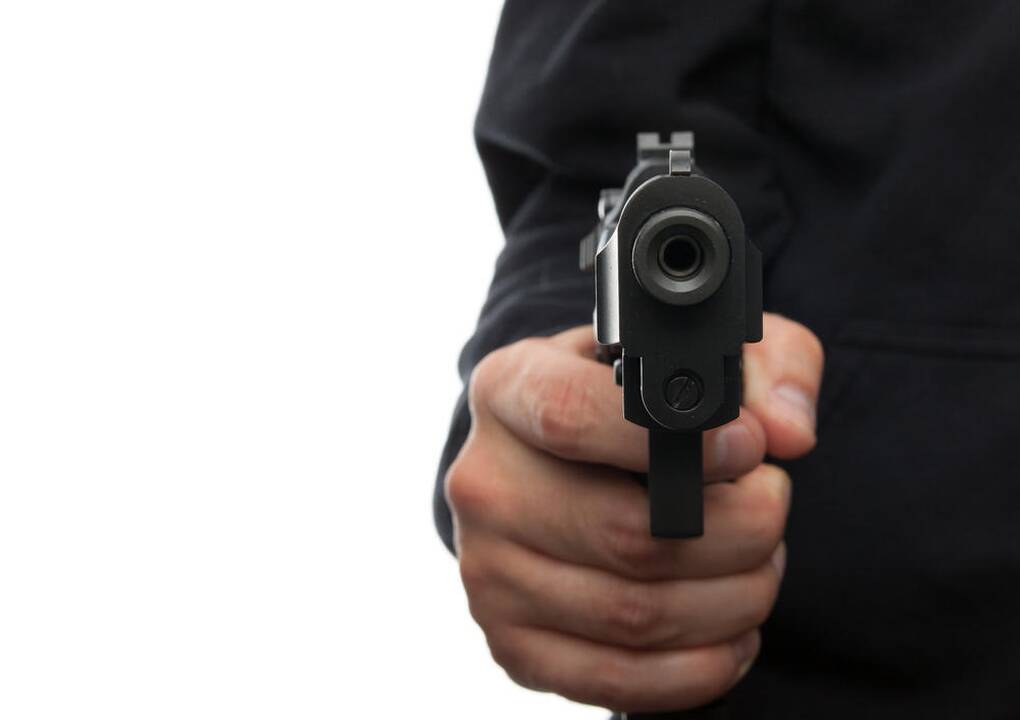 Vyras Kaune per konfliktą išsitraukė, įtariama, šaunamąjį ginklą
