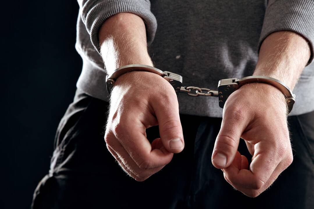 Šiauliuose neblaivus sulaikytasis sužeidė policijos pareigūnus