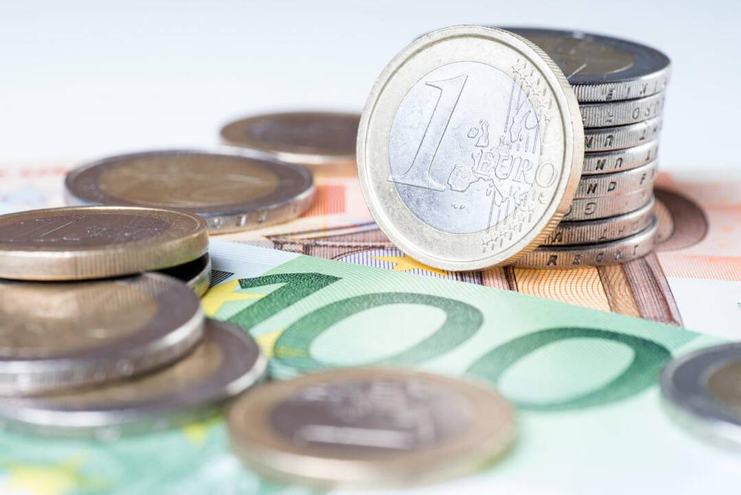 Paslaugų įkainiai – svarbiausias kriterijus renkantis banką ar kredito uniją