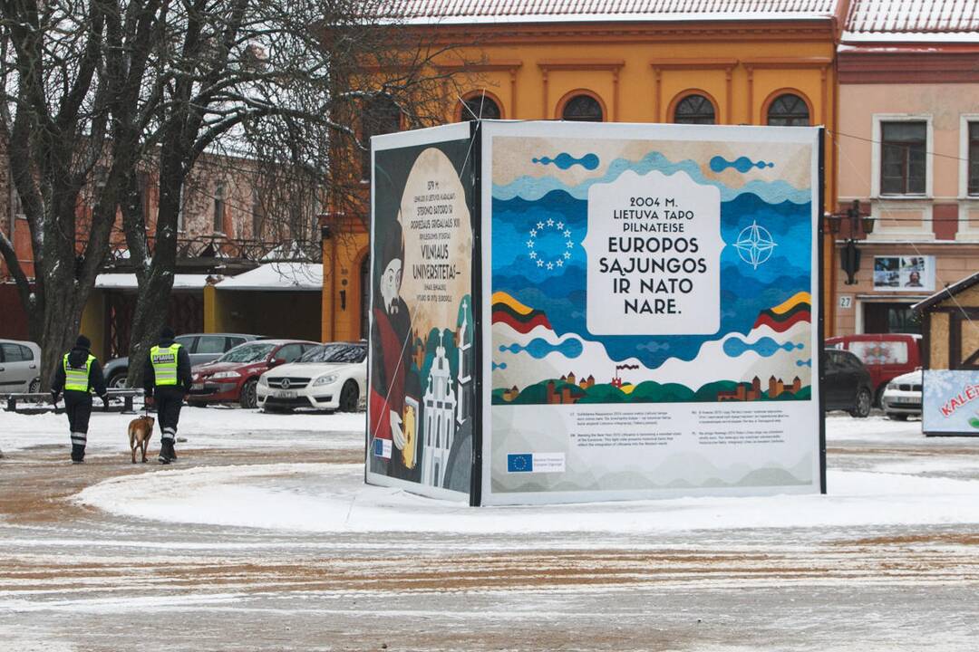 Informacinis kubas Rotušės aikštėje