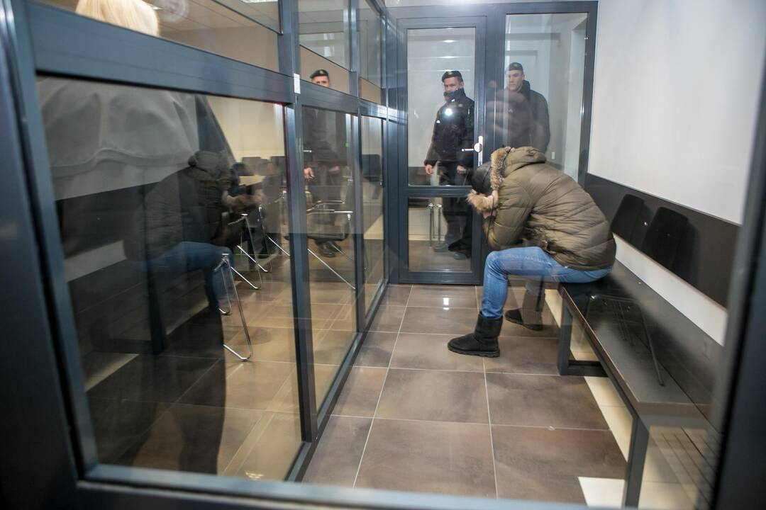 Skandalingasis M. Mažeika vėl atvežtas į teismą