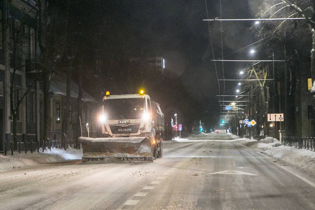 Kaip vyksta naktinis Kauno kelių valymas