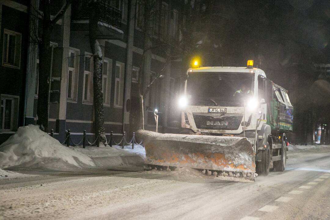 Kaip vyksta naktinis Kauno kelių valymas