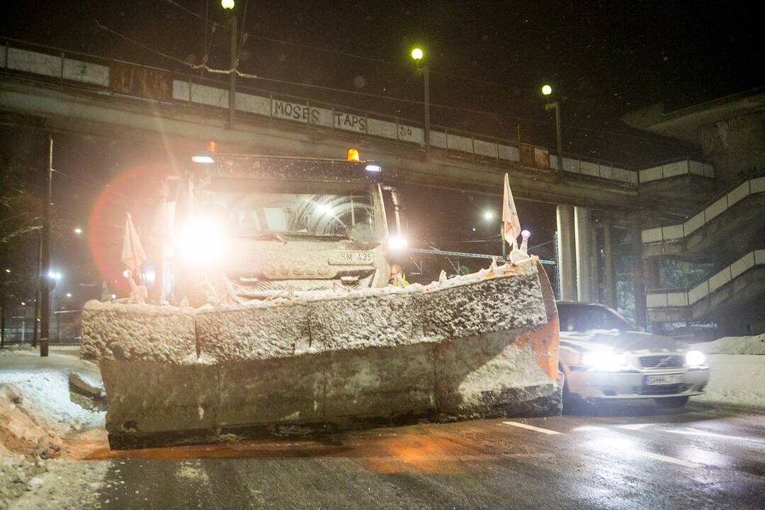 Kaip vyksta naktinis Kauno kelių valymas