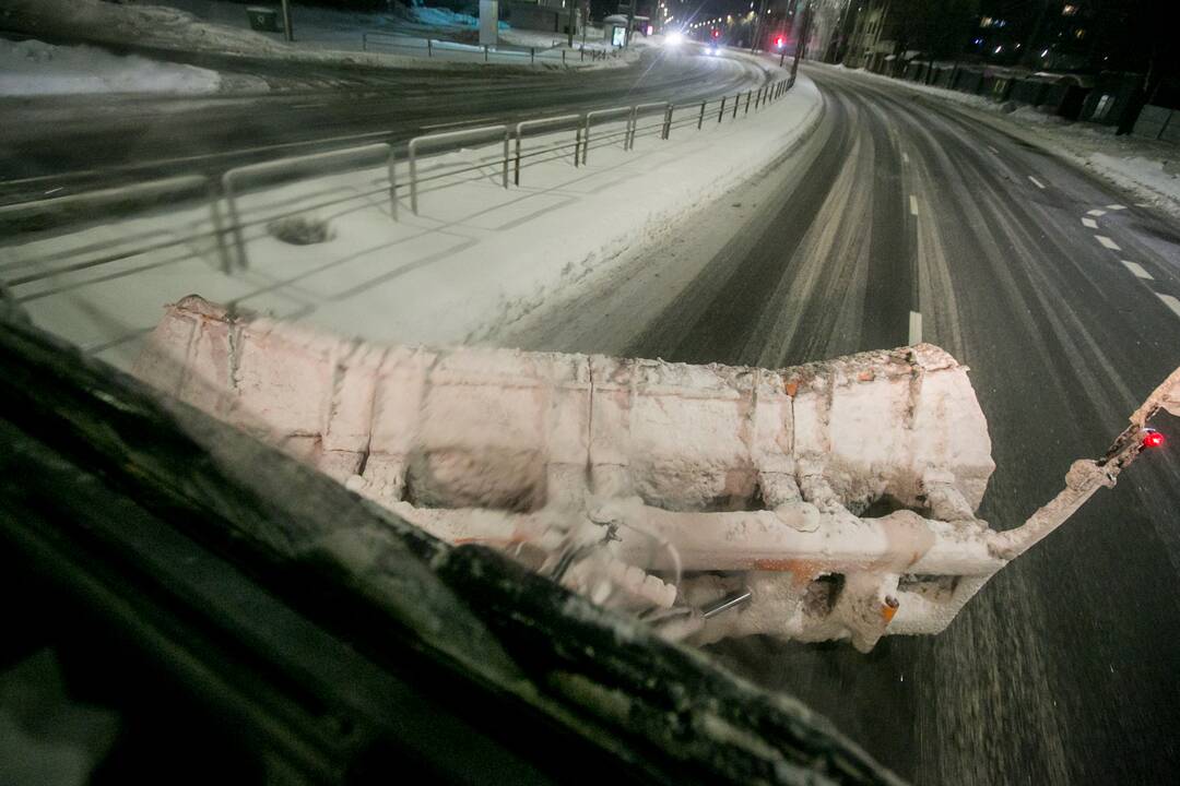 Kaip vyksta naktinis Kauno kelių valymas
