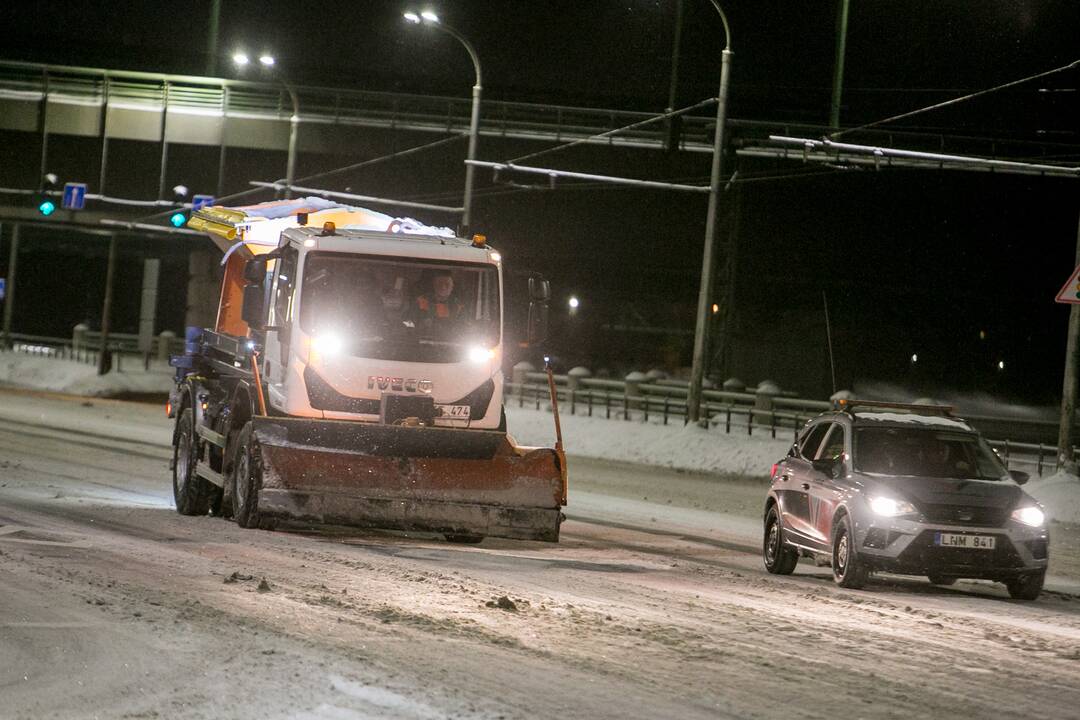 Kaip vyksta naktinis Kauno kelių valymas