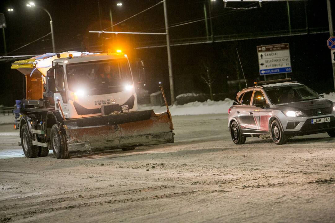 Kaip vyksta naktinis Kauno kelių valymas