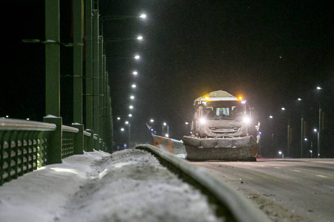 Kaip vyksta naktinis Kauno kelių valymas
