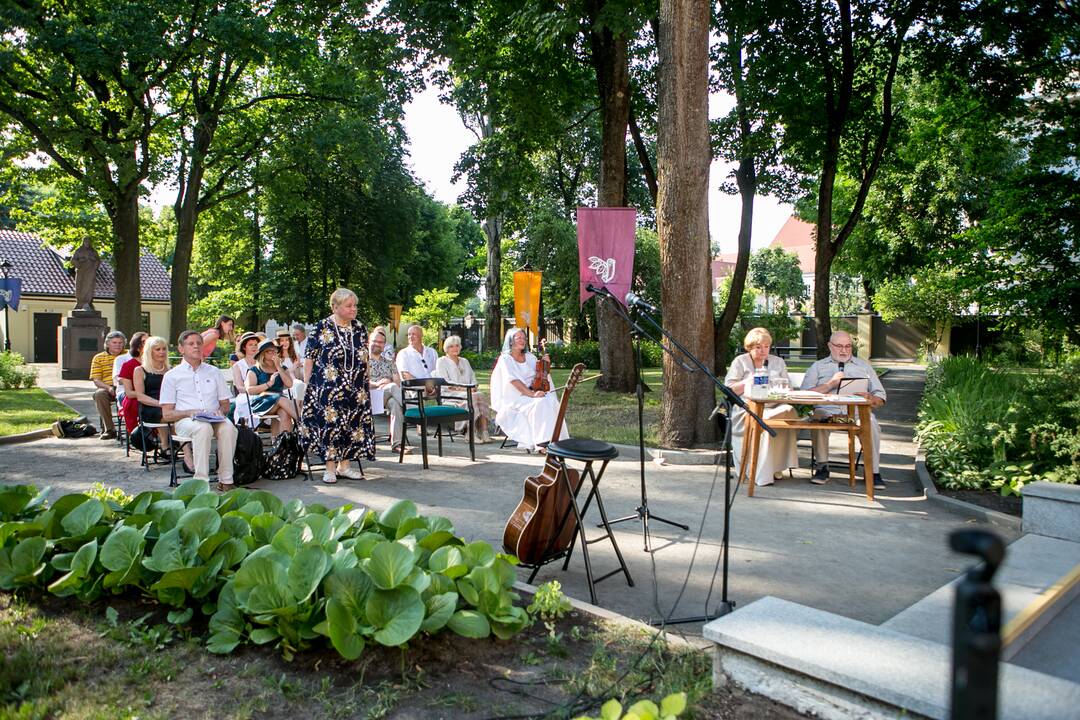 Pagerbta „Poezijos pavasario“ laureatė D.Zelčiūtė