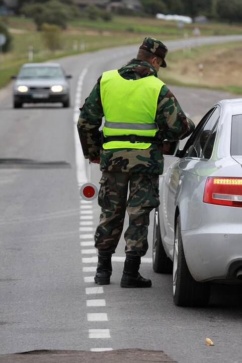 Automobilį vairavęs dešimtmetis vežė girtą mamą