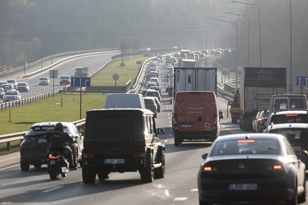 Sezoniniai Kelių eismo taisyklių pasikeitimai: ką svarbu žinoti vairuotojams?