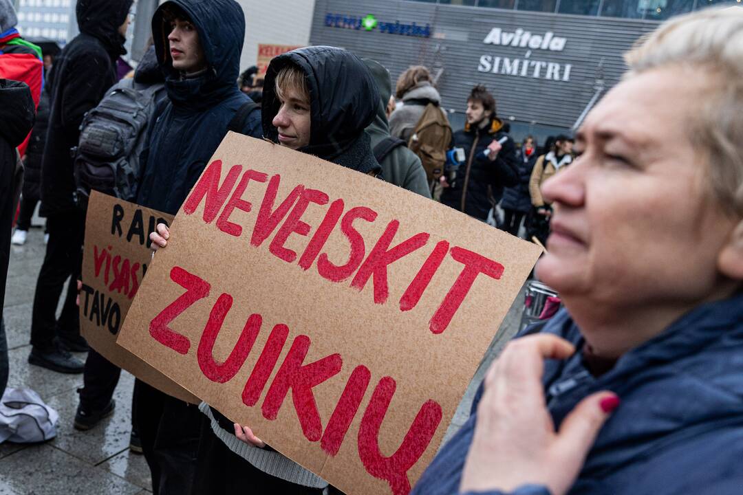 Vilniuje – protestas prieš planus kelti viešojo transporto bilietų kainas