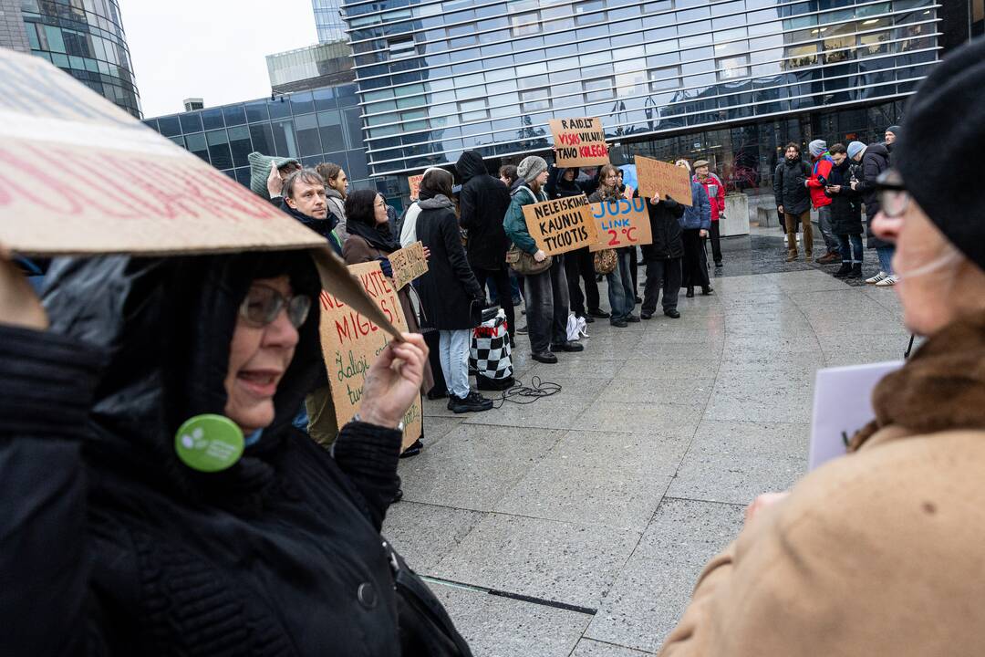 Vilniuje – protestas prieš planus kelti viešojo transporto bilietų kainas