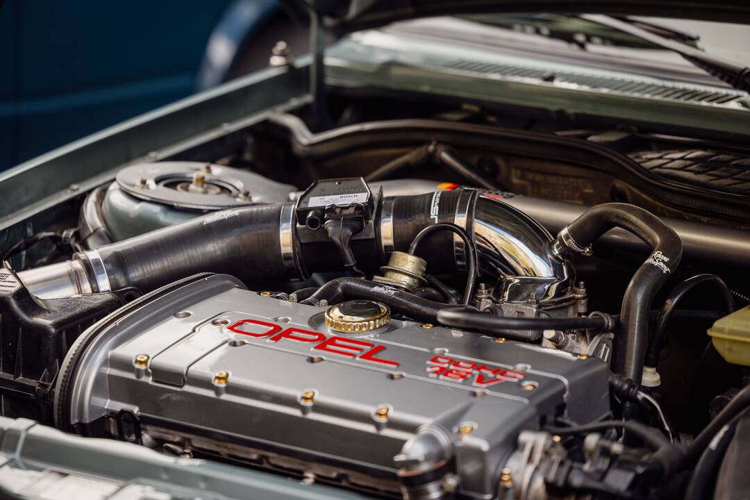 Senovinių automobilių ekspozicija prie Seimo