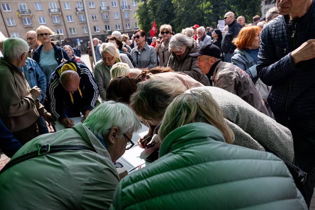 Protestas prieš NT mokestį prie Seimo