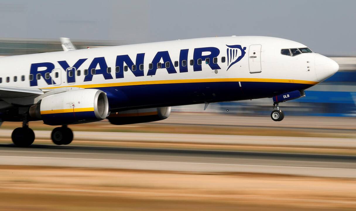 „Ryanair“ atšaukia beveik visus skrydžius