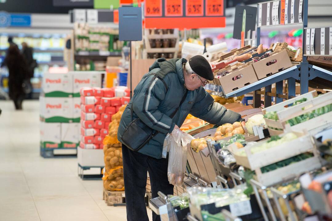 Specialios sąlygos senjorų apsipirkimui: kaip elgsis didieji prekybos tinklai?