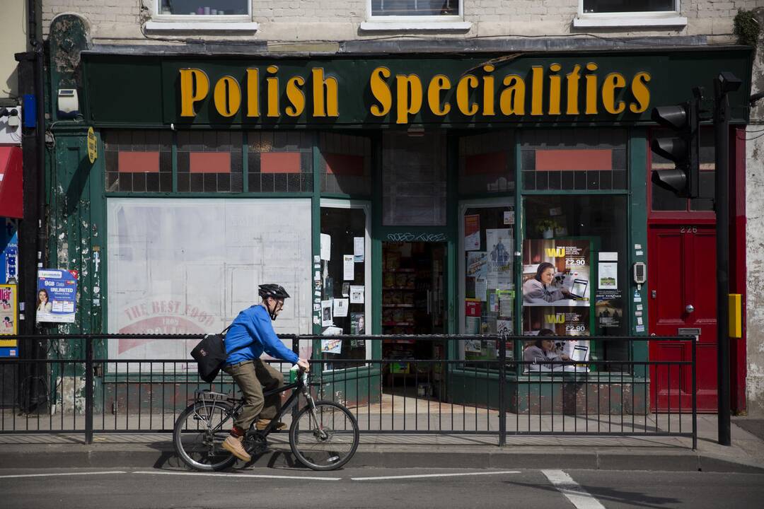 „Brexit“ realybė: pasitraukia dideli žaidėjai, smulkieji lieka