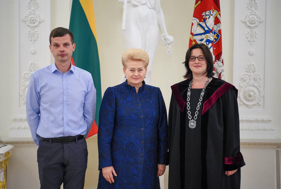 Šalies vadovė priėmė teisėjų priesaikas