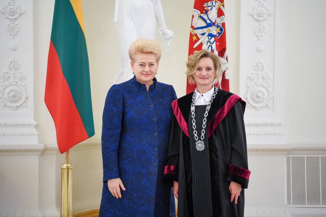 Šalies vadovė priėmė teisėjų priesaikas