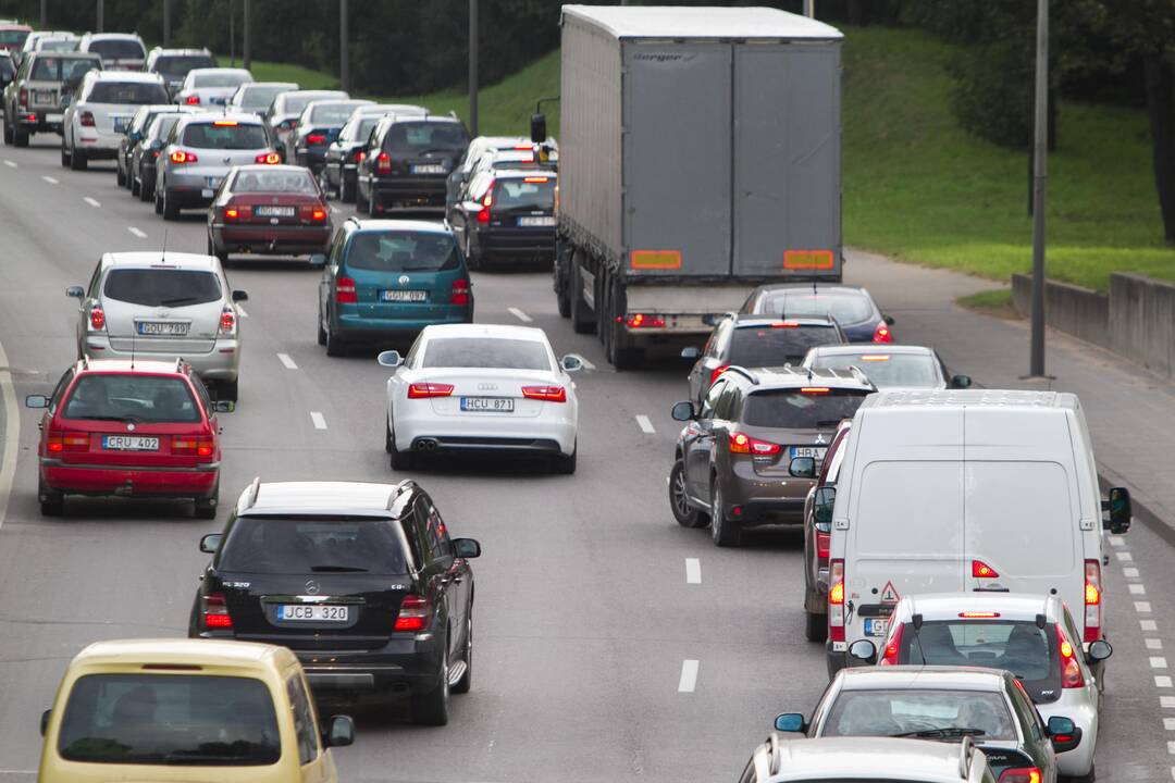 Lietuviai perka brangesnius automobilius