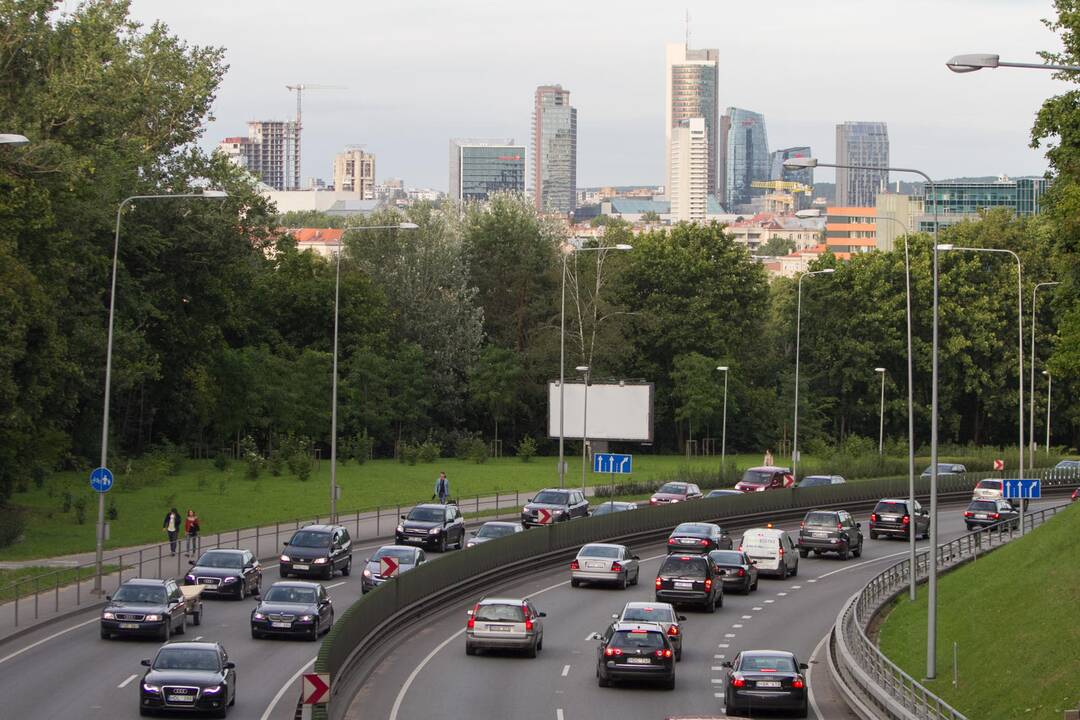 Dėl brangstančio automobilių draudimo kalti ukrainiečiai?