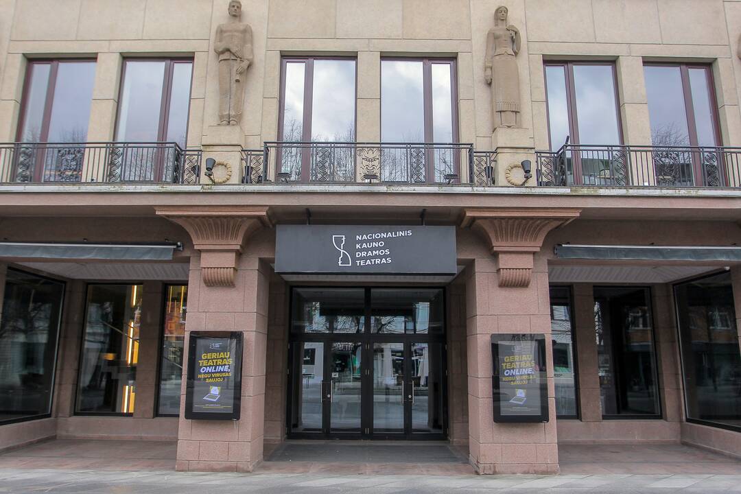 Vieta: paroda bus atidaryta kitą savaitę Laisvės alėjoje prie Nacionalinio Kauno dramos teatro.