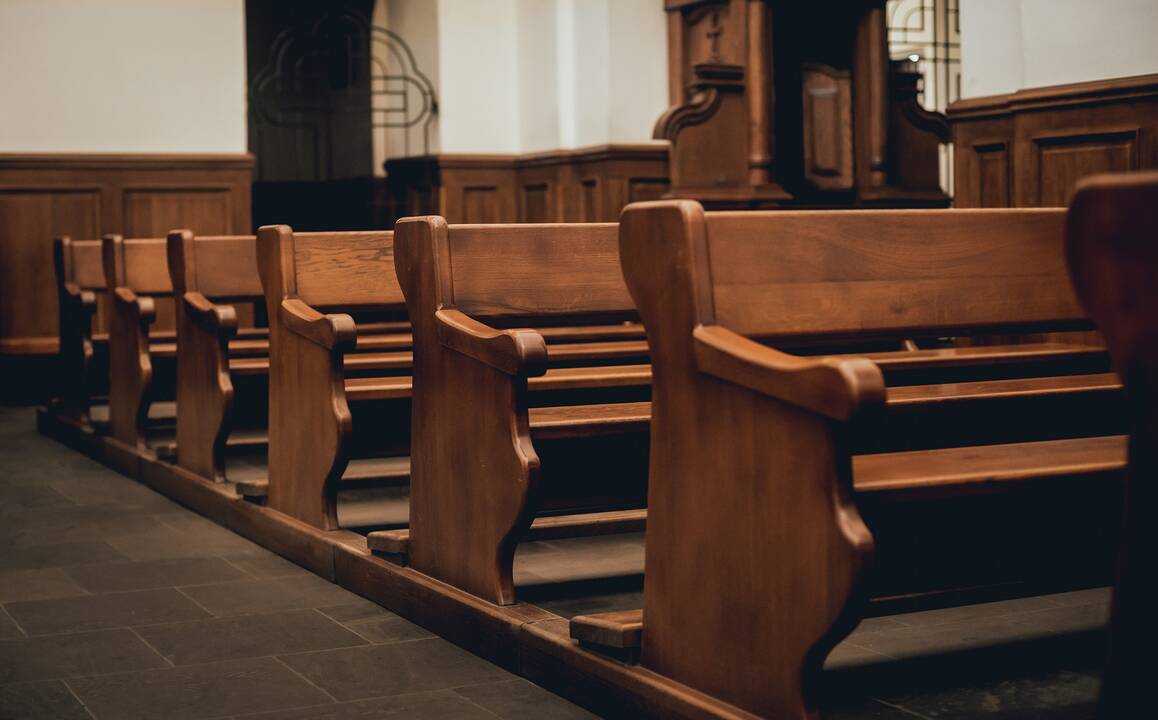 Nuo pirmadienio atnaujinamos viešos pamaldos bažnyčiose ribojant tikinčiųjų skaičių
